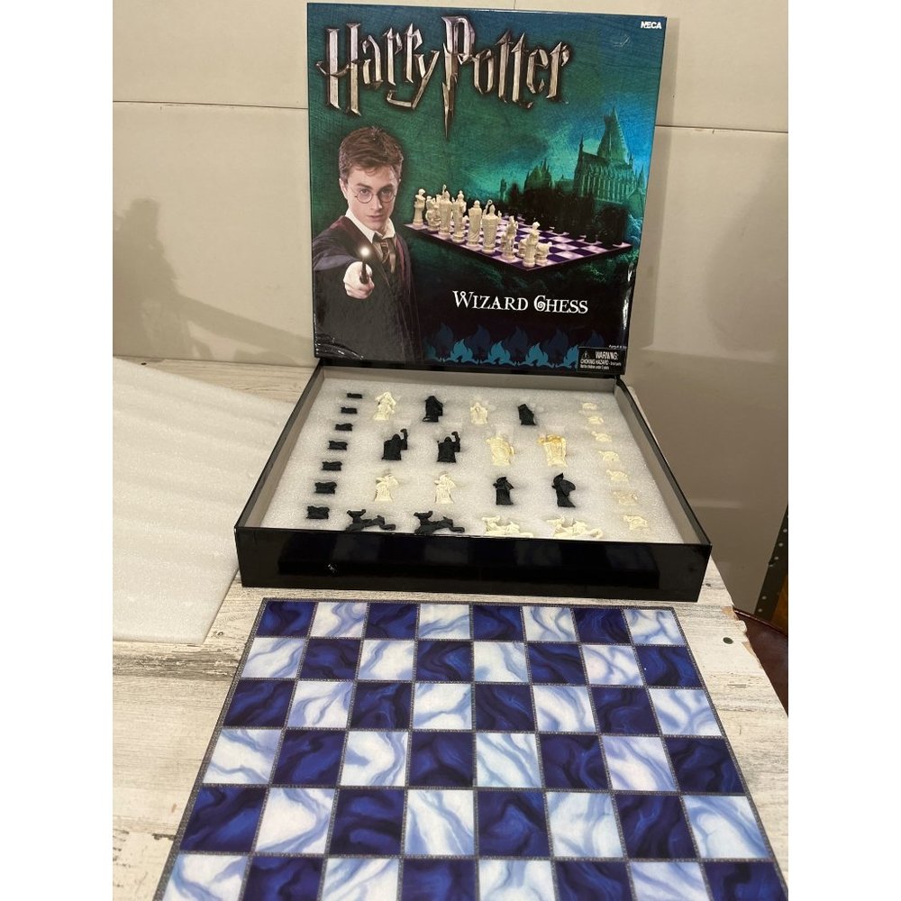 NECA Harry Potter chess set